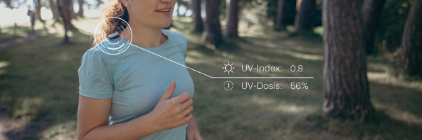 sun-a-wear device informing about UV index