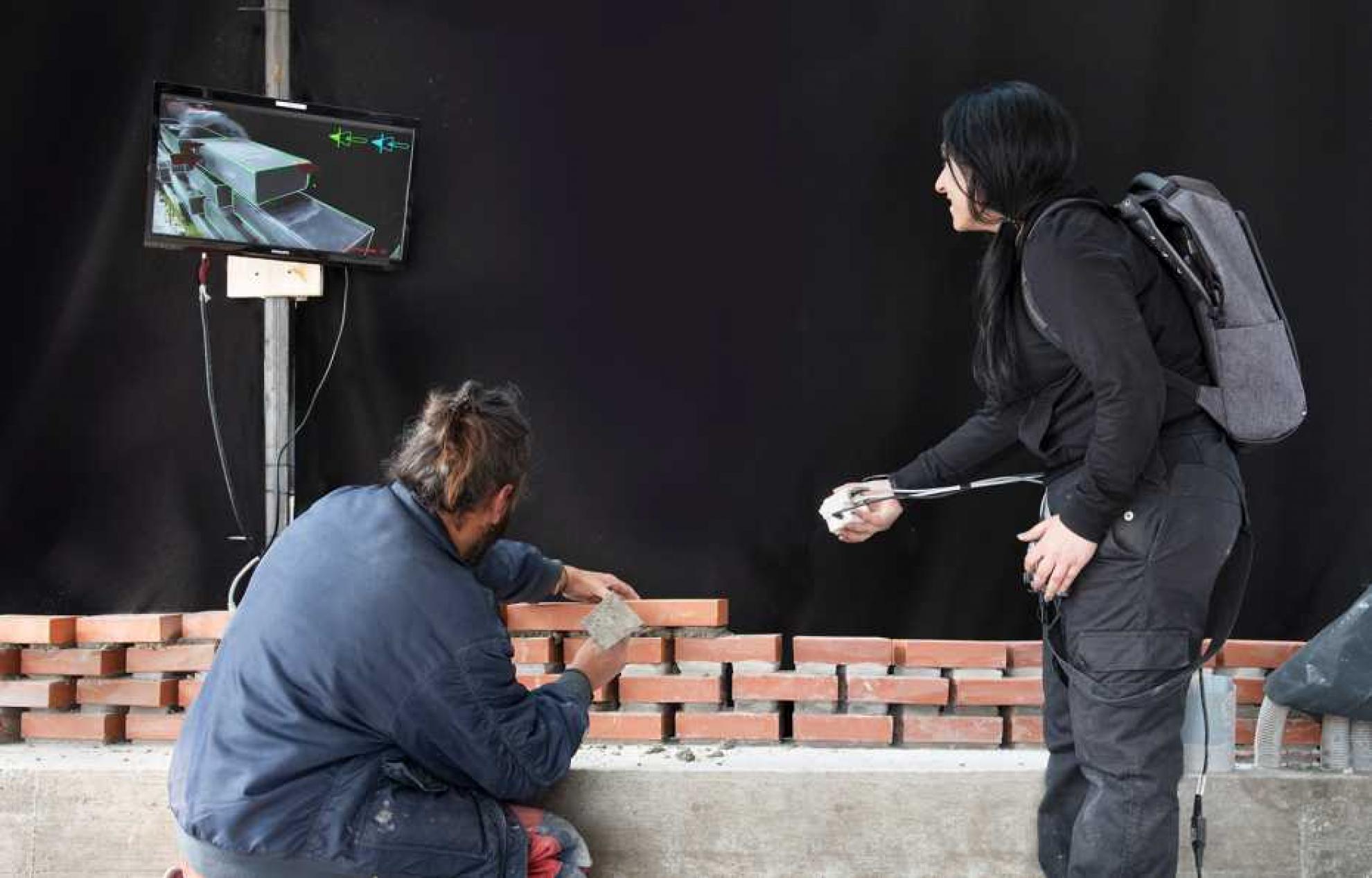 The software compares the position of the bricks with the virtual design (credits: ETH Zurich / Michael Lyrenmann)