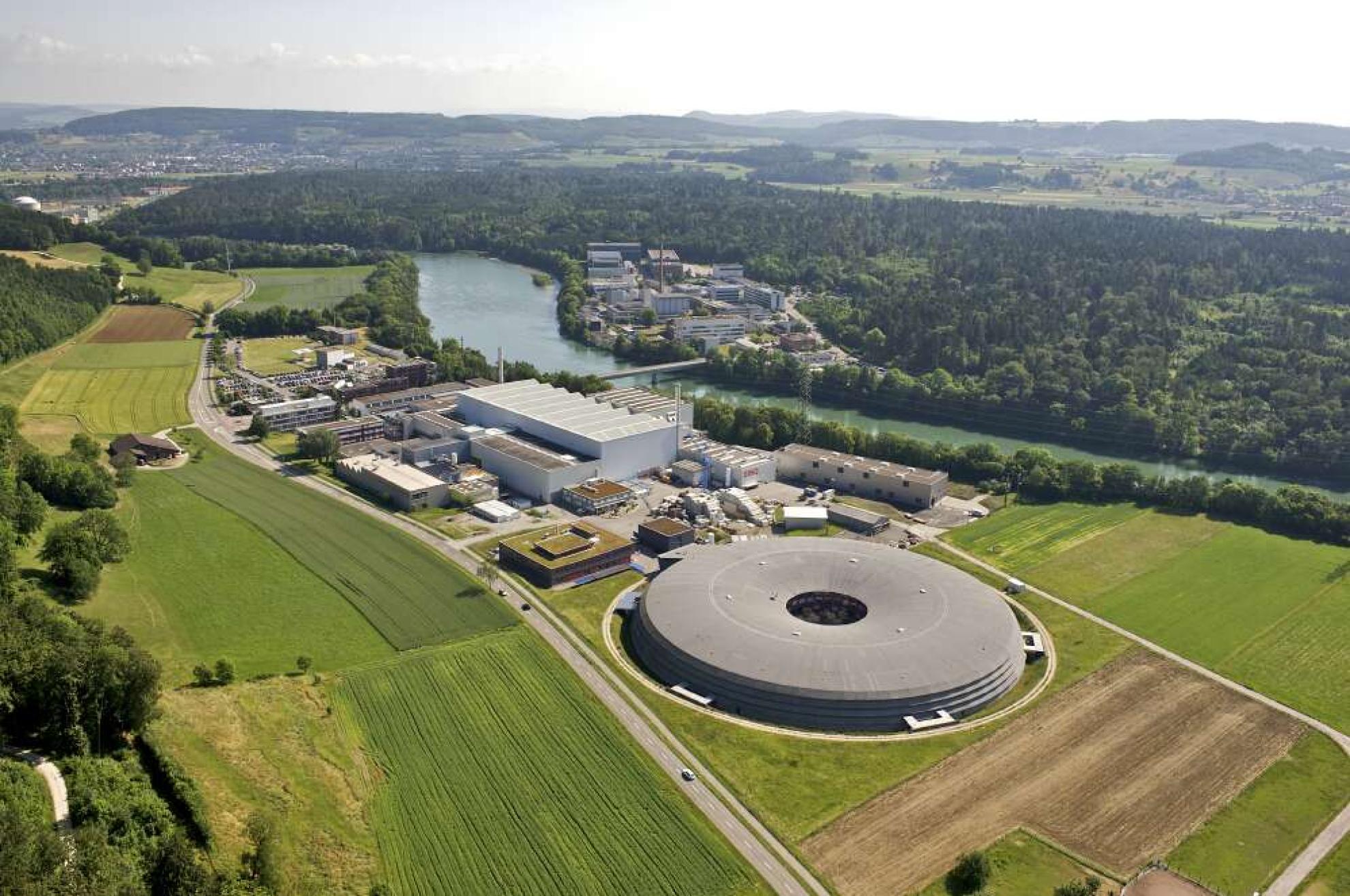 Bird's eye view of Switzerland's largest research centre for the natural and engineering sciences, with the SLS building in front. Source: Paul Scherrer Institute